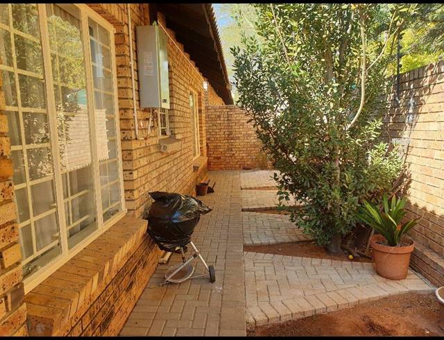 3 BEDROOM TOWNHOUSE SOLD IN ANNLIN